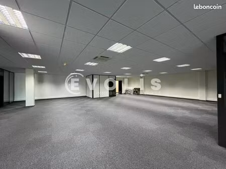 bureau 361 m²