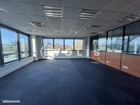 bureau 730 m²