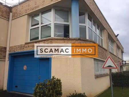 local d'activité 1 020 m²