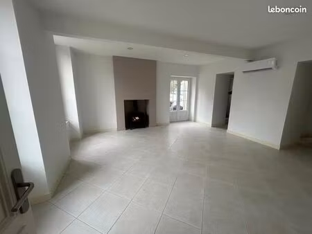 maison 4 chambres rénovée à la campagne à pugnac
