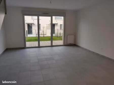 villa 3 pièces 70 m²