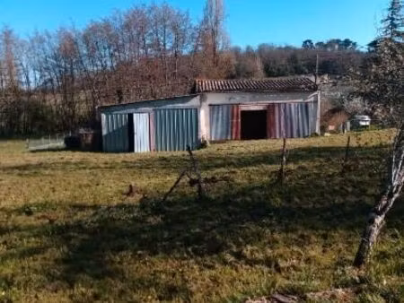 terrain 1670 mètre carré avec garage 80m2