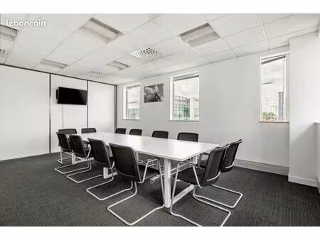 bureau en espace ouvert à louer pour 10 personnes à rungis  hq  orly rungis rungis