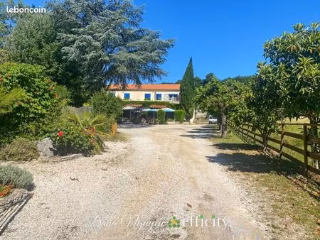 maison 7 pièces 230 m²