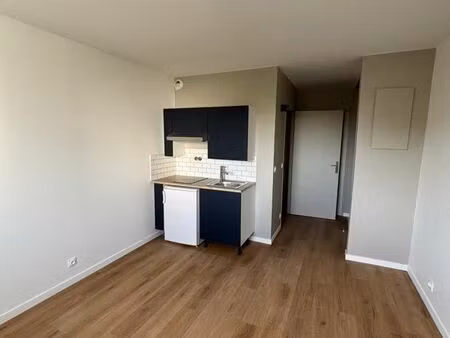studio refait à neuf proche crs de l'argonne