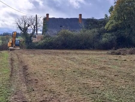 bâtiment en pierre 40m2 à restaurer