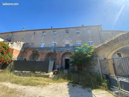 immeuble 15 pièces 301 m²