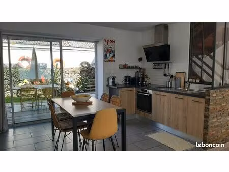 rare en centre-ville de concarneau : maison de pêcheur de charme avec terrasse