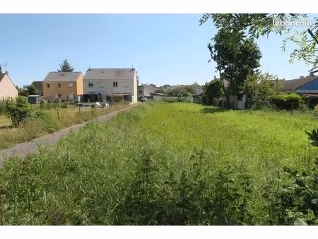 terrain 678 m² eragny