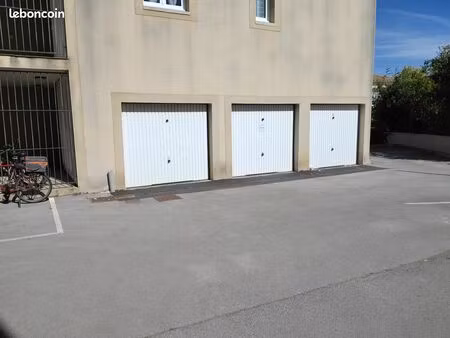 garage à louer