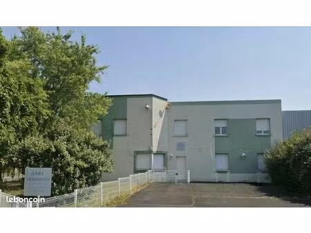 local 396 m² amboise