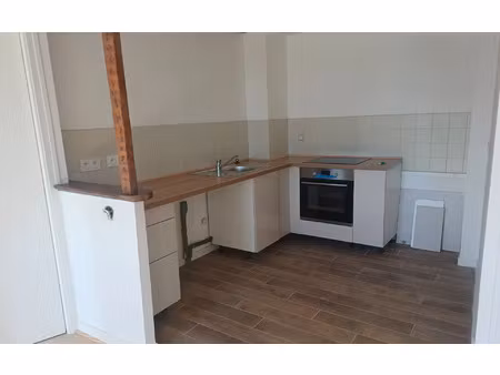 location appartement  m² t-2 à saint-brieuc  600 €