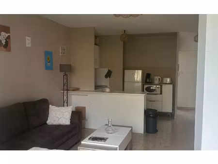 location appartement  42 m² t-2 à sanary-sur-mer  800 €