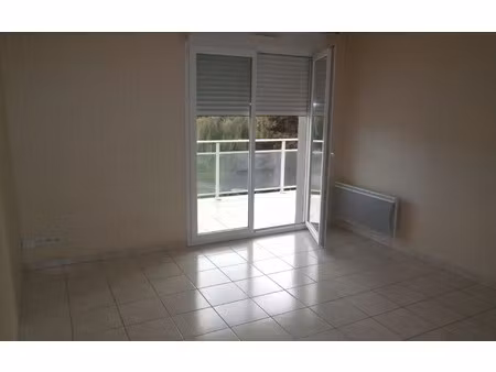 location appartement  m² t-2 à tours  560 €