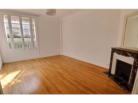 location appartement  61.7 m² t-3 à vincennes  1 720 €
