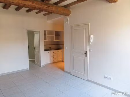 f3 à louer à beaucaire