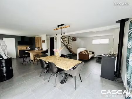 propriété 5 pièces 121 m²