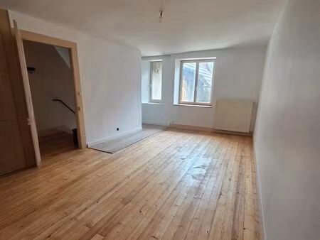 appartement f4 90m² centre-ville arbois