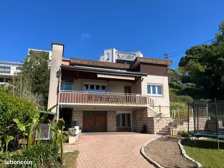 maison au bord du doubs