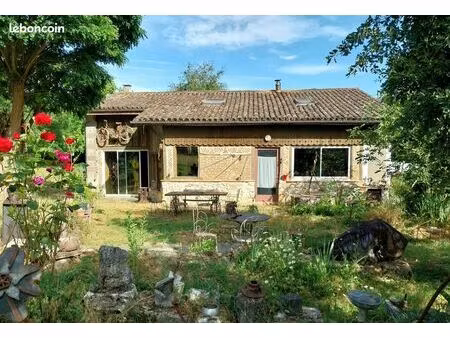 propriété 4 pièces 141 m²