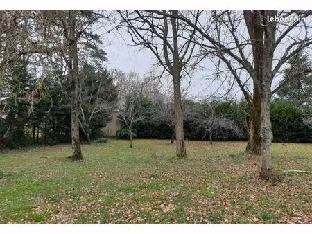 terrain 1 117 m² saint caprais de bordeaux