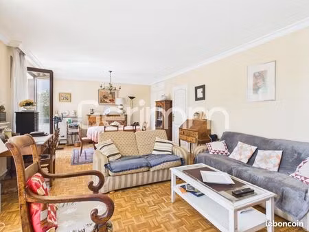 4 pièces + cuisine dans immeuble bien entretenu