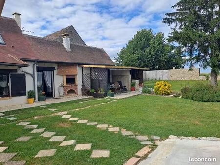 maison genre fermette +hangar+terrain constructible
