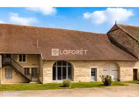 maison 6 pièces 246 m²