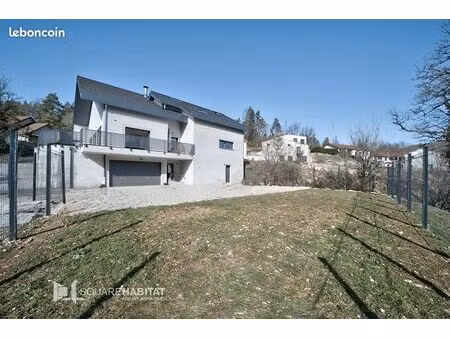 villa 8 pièces 270 m²