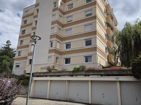 vends appartement 4pièces de 78m² + garage double à st etienne
