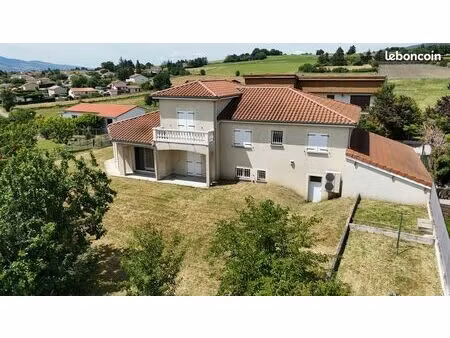 maison familiale 220m2 - 5 chambres + bureau – dpe a- vue pilat - la grand-croix