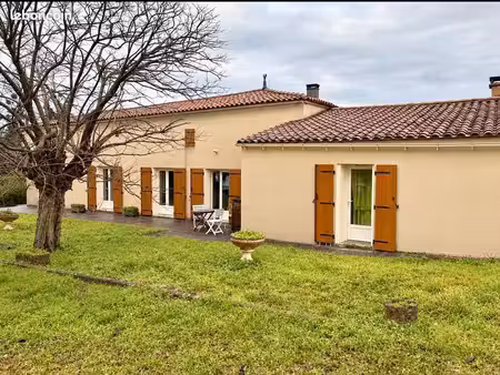 maison ancienne avec plus d'un hectare de terrain