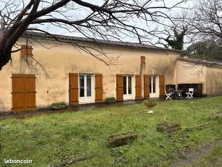 maison ancienne avec plus d'un hectare de terrain
