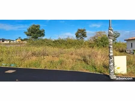 terrain 700 m² tournefeuille