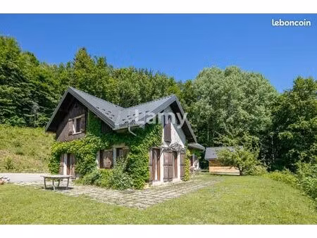 maison 7 pièces 179 m²