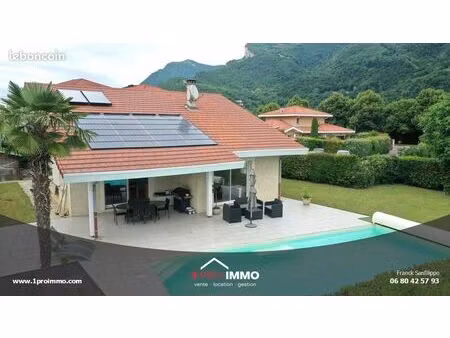 villa 5 pièces 136 m²