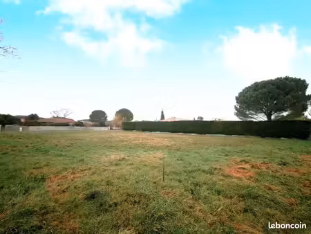 terrain 1 247 m² la salvetat saint gilles