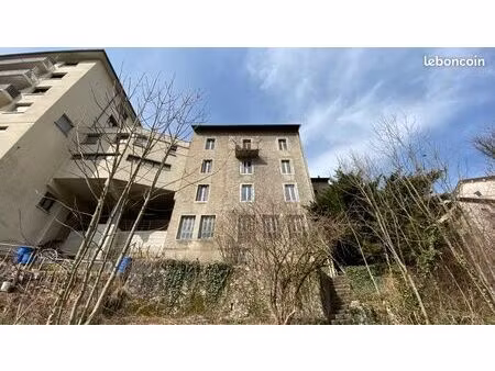 immeuble 6 studios  dépendances et garage  320m2 