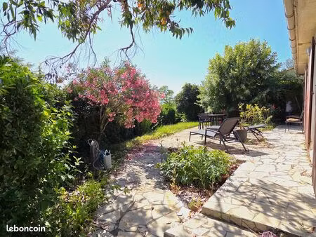 villa 4 pièces 75 m²