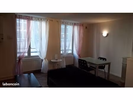 t2 meublé 60 m² – hypercentre lons-le-saunier – calme & tout confort