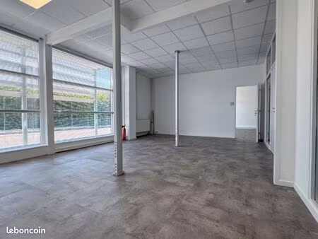 bureaux 169 m²