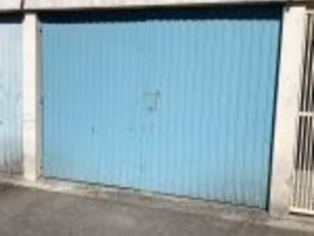parking/box 16 m² agen