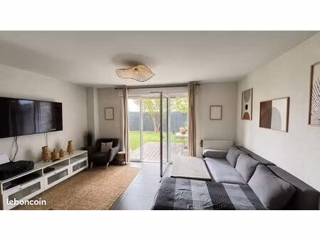 maison 4 pièces de 85 m2 en r+1 avec jardin et 2 emplacements de parking