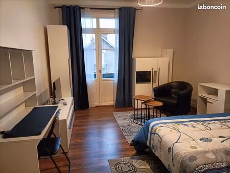 figeac beau t1meublé 40m2+balcon
