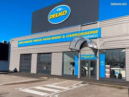 garage automobile  garage 380 m² brioude