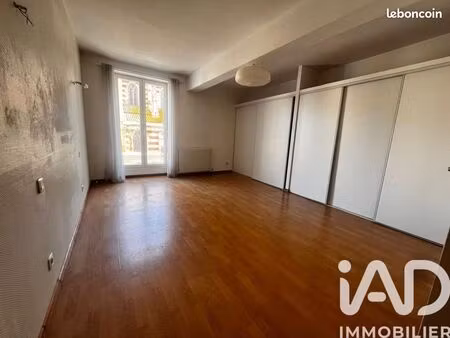 immeuble 331 m² bon-encontre