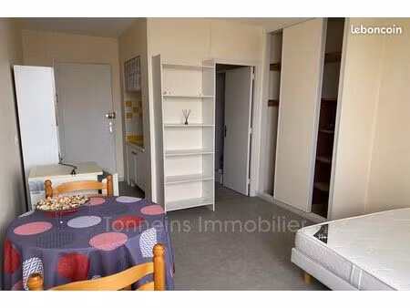 studio 1 pièce 18 m²