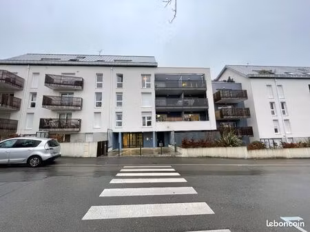 studio 1 pièce 27 m²