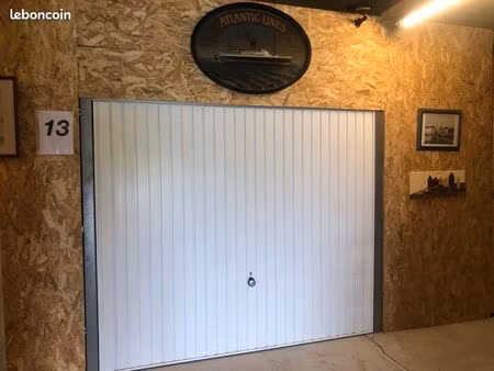 garage  box de stockage garde meubles
