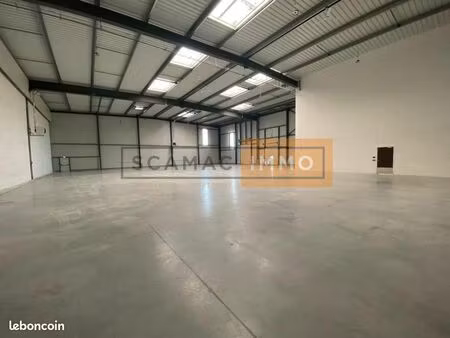 local d'activité 1 682 m²
